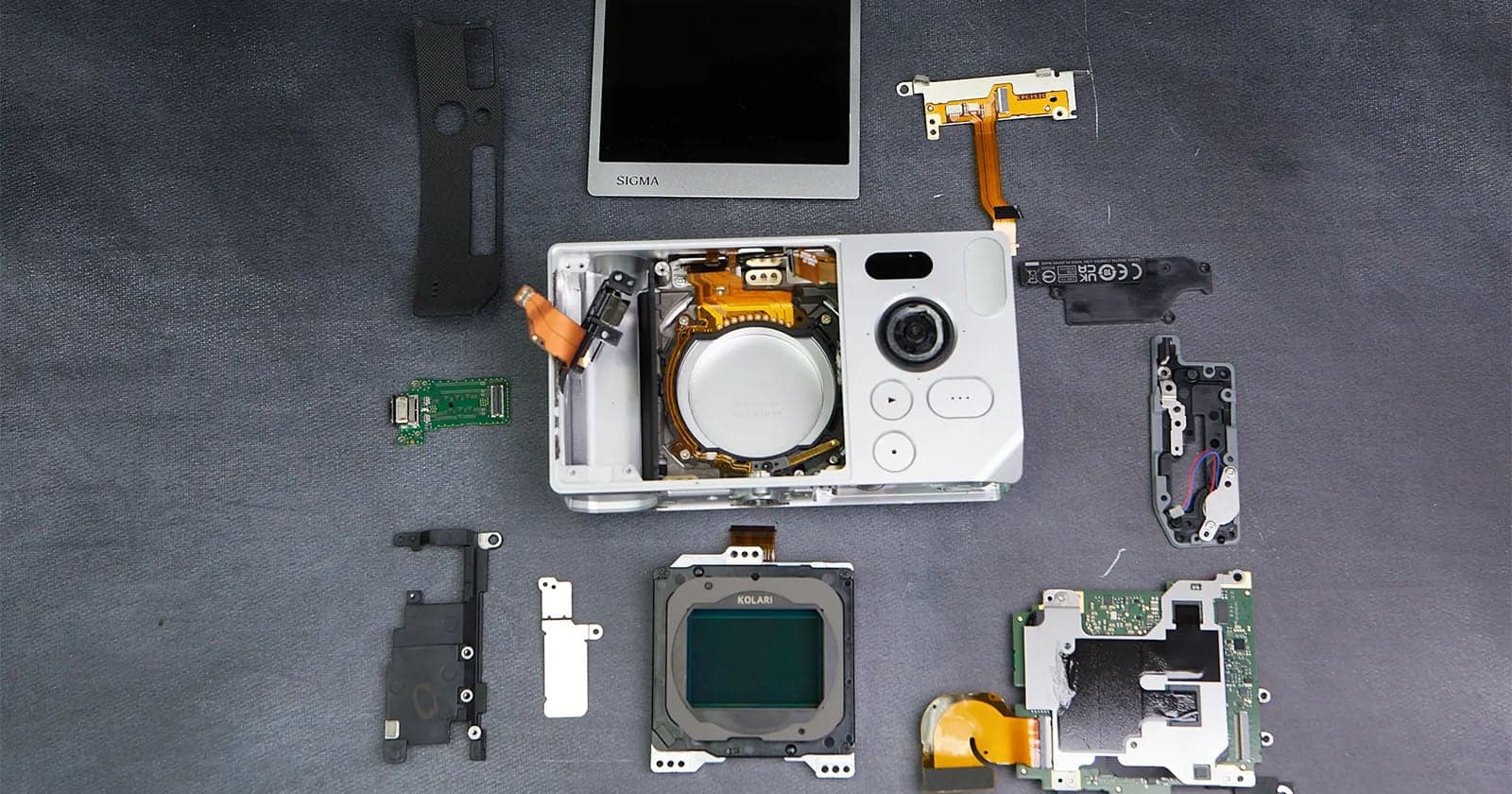 A Look Inside the Ultra-Minimalist and Beautiful Sigma BF